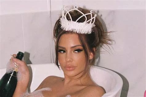 Model Strips Naked To Celebrate Birthday And Shares Sexy Bath Tub Snaps Daily Star