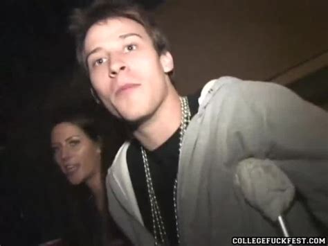 Mardi Gras Coed Tramp Pummeling Amateur Dick Hotntubes