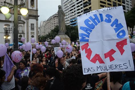 Oito Anos Após Aprovação Da Lei Do Feminicídio Casos De Assassinato De