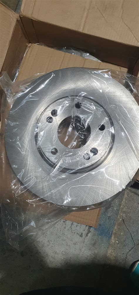 Колодки и тормозные диски — Hyundai ix35, 2 л, 2014 года | расходники ...