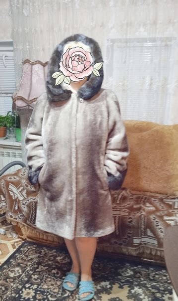Мутоновая шуба, с шикарным капюшоном, отделка рукава и опушка капюшона ...