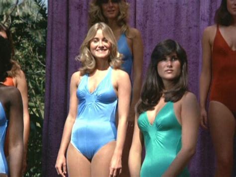 Hot Sexy Maureen Mccormick Bikini Pics