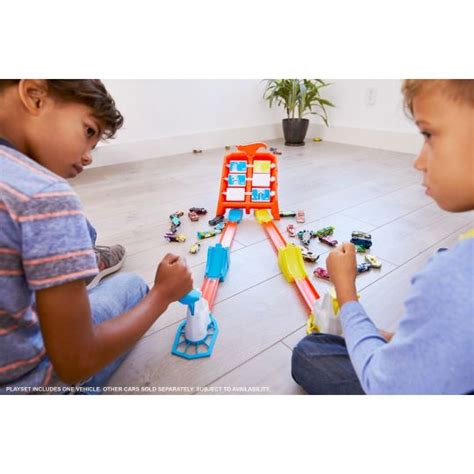 Hot Wheels Yüksek Skor Atlayışı Yarış Seti Deniz Shop