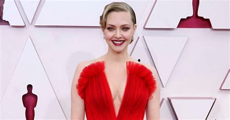 Amanda Seyfried Did Uncomfortable NUDE SCENES At Age As She Wanted To Keep Her Job