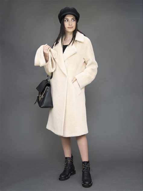 Пальто жіночі