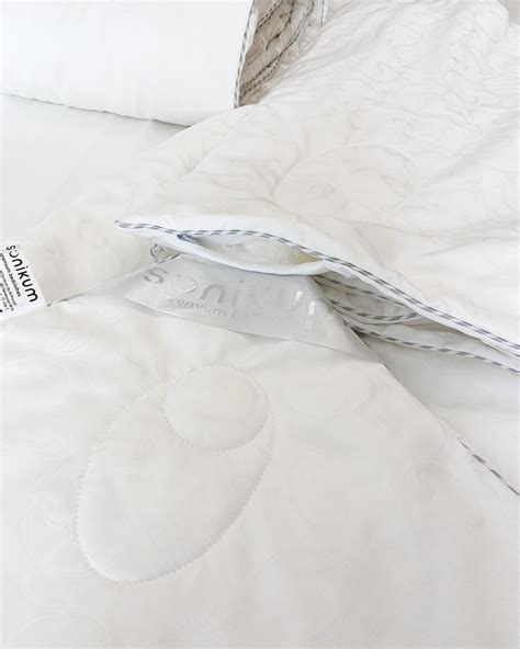 Купить одеяло из шелка silk satin Белый по цене от 29 150 ₽ рублей в ...