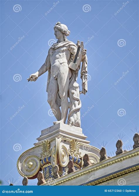 Estatua De Apolo Dios Antiguo De La Estatua De Las Bellas Arte Foto De