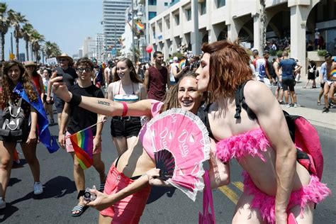 Tel Aviv Celebr La Marcha Del Orgullo Gay M S Grande De Medio Oriente Infobae