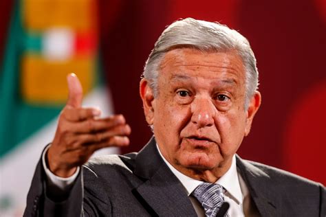 López Obrador reta a opositores a sacar escándalo en su contra con