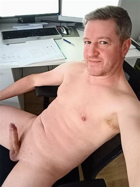 Just Got Horny While Working Nudes GaybrosGoneWild NUDE PICS ORG