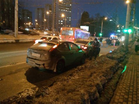 Очевидцы: на улице Ворошилова в Ижевске столкнулись несколько ...