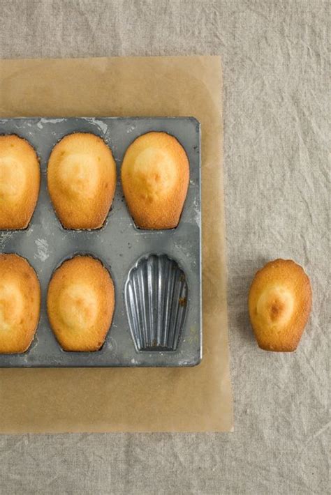 Madeleines De Cyril Lignac Sa Recette Facile Pour Des Madeleines