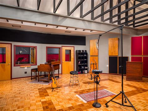Recording Studios Real 2 Reel Studios