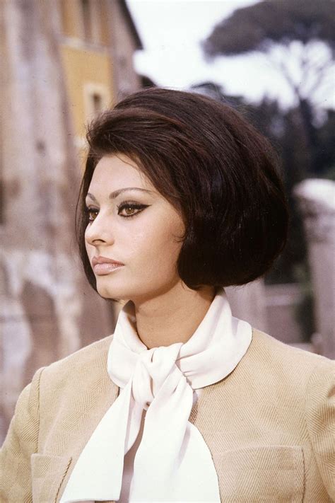 Sophia Lorens Iconic Style In Photos Sophia Loren Photo Sophia