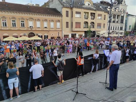 Foto I Video U Novom Sadu Odr An Protest Protiv Nasilja Most Slobode