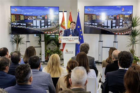 Mañueco visita la remodelada estación de autobuses de Soria SoriaNoticias