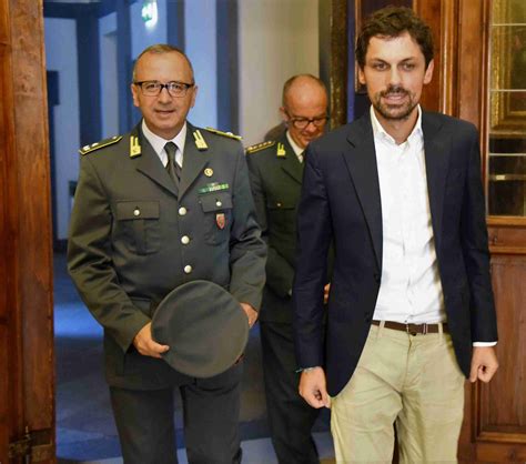 Il Sindaco Di Perugia Andrea Romizi Ha Incontrato Il Nuovo Comandante