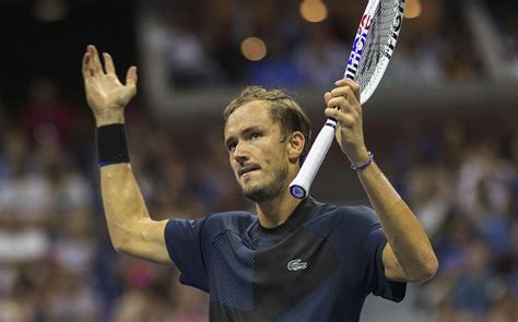 Чемпион Roland Garros назвал Медведева лучшим игроком турнира в Астане ...