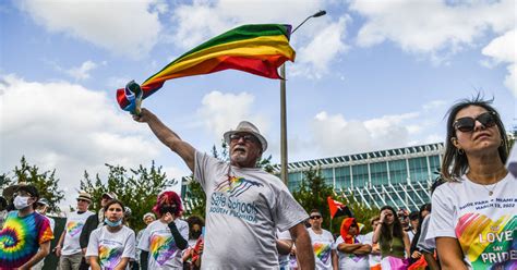 As Florida S Don T Say Gay Law Takes Effect Schools Roll Out Lgbtq Restrictions
