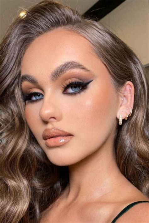 Urban Decay Naked Basics Eyeshadow Palette Taupe Brown Matte Neutral Shades Ultra