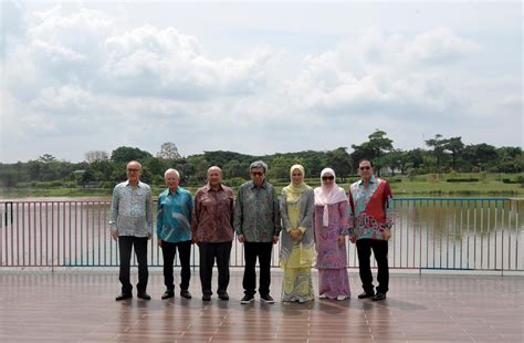 Sultan Selangor Berkenan Rasmi Kompleks LakePoint Tarikan Baharu S P Setia