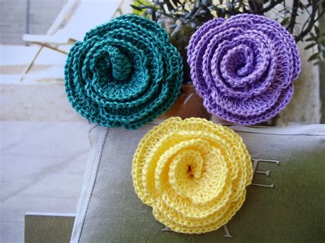 Вязание крючком. Миленькая шляпка для девочки. Цветы крючком