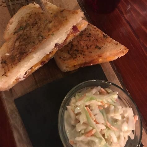 Growlers Tap House Marana Restaurant Reviews Photos And Phone Number