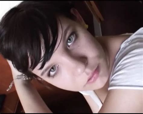 Sexy deutsche schlampe stopft sich mit einem großen dildo xHamster