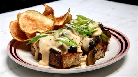 Cheesy Mushroom Toast Recipe