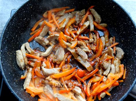 Удон со свининой в кисло-сладком соусе — рецепт с фото пошагово