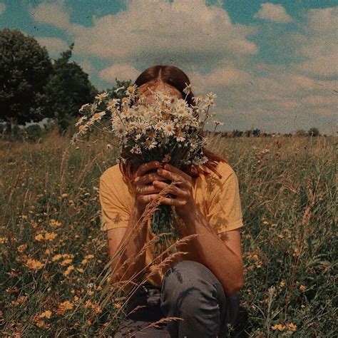 ˢᴴᴬᴿᴵᴺᴳ ᴵˢ ᶜᴬᴿᴵᴺᴳ💛 on Instagram: “her 70s inspo editing style😍😍 ...