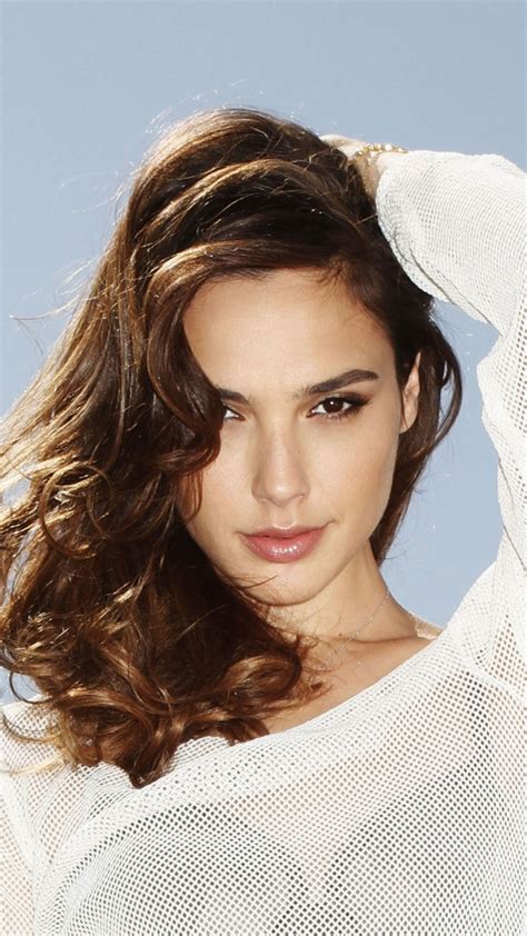 Hot Brunette Gal Gadot White Top 2018 Wallpaper 1080p Gal Gadot Hd 720x1280 Wallpaper