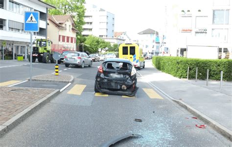 Heerbrugg Sg Auffahrkollision Bei Fussg Ngerstreifen Zwischen Traktor