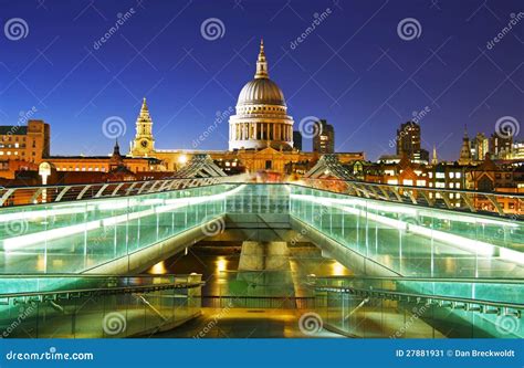 La Catedral De San Pablo En Londres Foto Editorial Imagen De Moderno