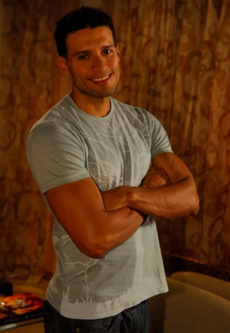 Zelito morre após beijo gay em A Lei do Amor Guia Gay São Paulo