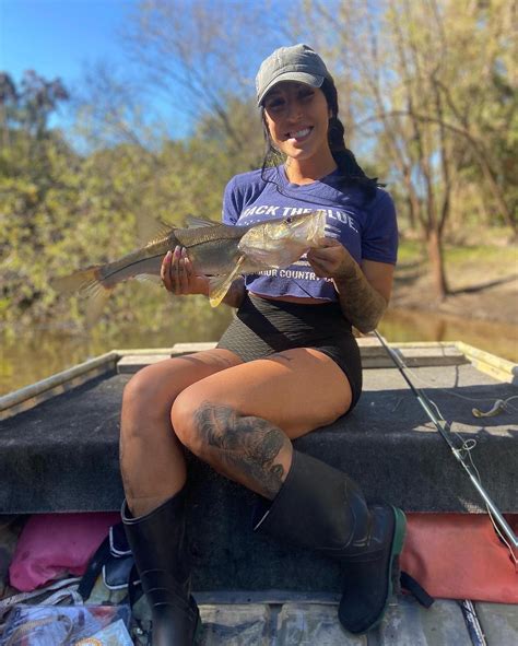 Paige Bauer 2.0 - snook how bad I miss fishing 🎣...