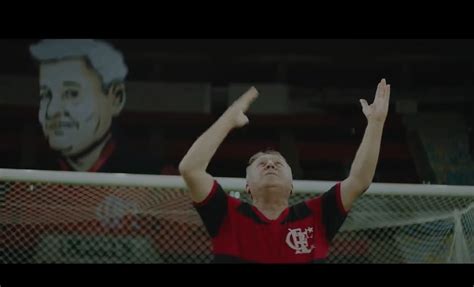 Zico faz apelo à torcida do Flamengo e comove rubro negros na web