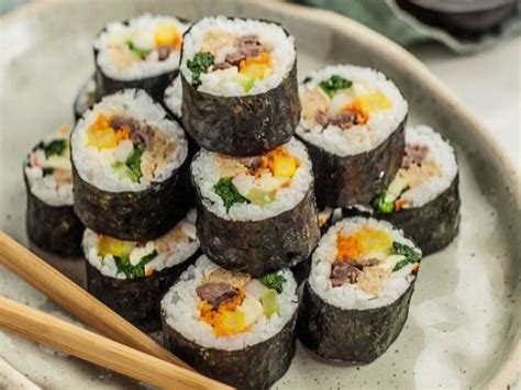 Nyotaimori Dinner Eating Food Off Nude Models Body In Taiwan Local