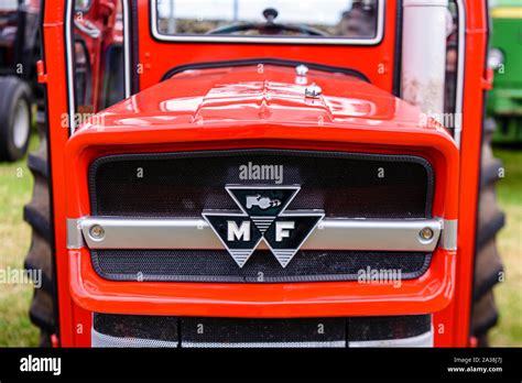 Massey Ferguson Badge Hi Res Stock Photography And Images Alamy