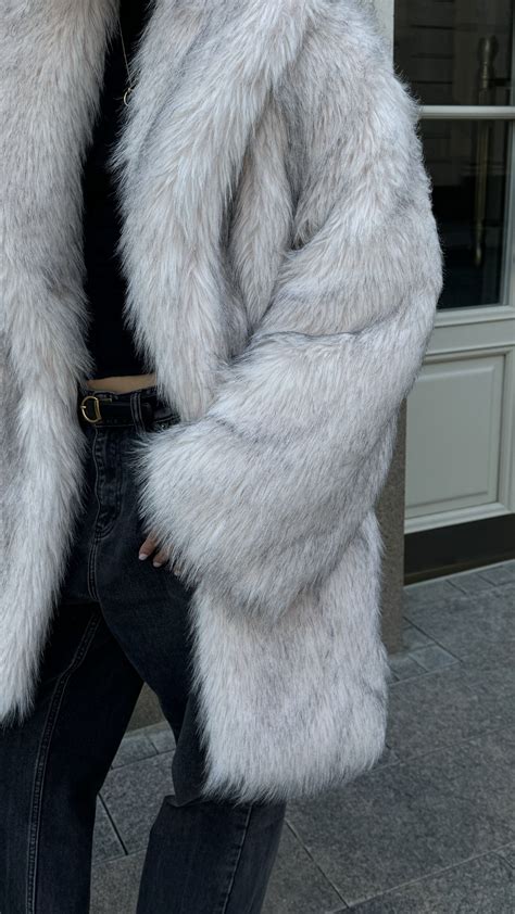 Шуба из эко меха Shubeco Alyaska песец