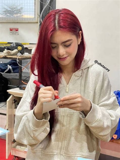 Pin By Klo On THE WOMAN THAT YOU ARE MIKHA LIM I LOVE YOU In 2024 Pretty Brunette Red Hair