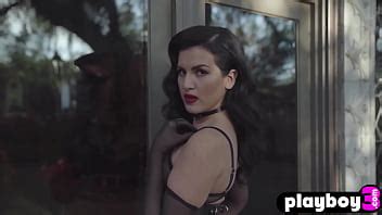 Big Booty Babe Exposed Amazing Curvy Body And Posed Totally Naked After Striptease XNXX