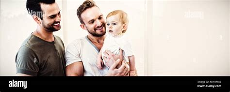 Couple Gay Enfant Banque De Photographies Et Dimages Haute R Solution Alamy