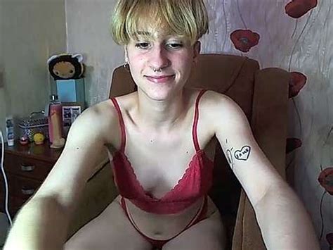 Misstake Naked Stripping On Cam For Live Sex Video Chat Gyrls