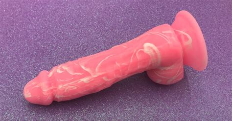 Review BMS Factory Addiction Brandon Glow In The Dark Silicone Dildo