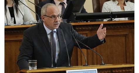 Мумията Антон - бояджията в политиката