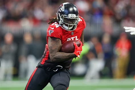 Nfl Week 12 Odds Point Spreads Moneylines Overunders For Games