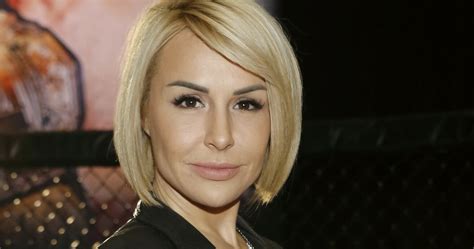 Blanka Lipińska eksponuje ciało w bikini Styl w INTERIA PL