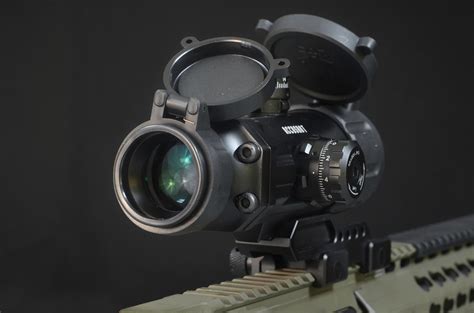 Amazon.com : UTG Prismatic 4X32 T4x Center Reticle Mil-Dot Scope ...
