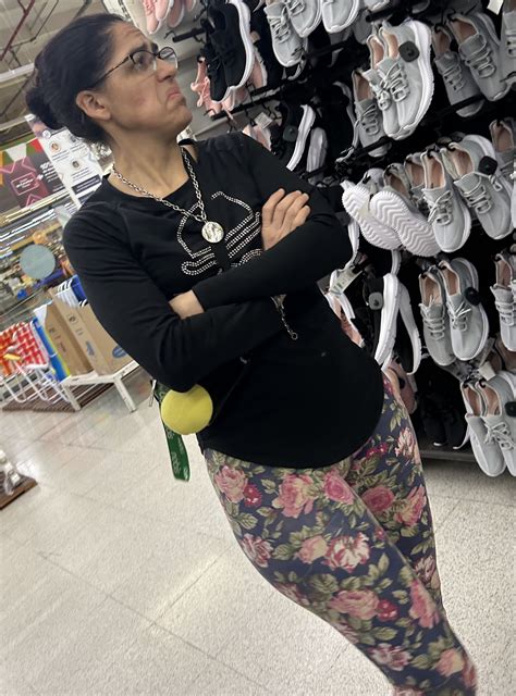 Incredible Latina In Flower Spandex Oc Spandex Leggings Yoga Pants Forum